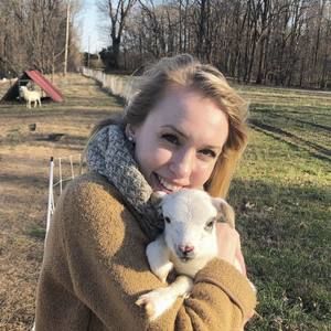 Meet your Posher, Christina